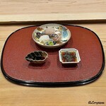 御料理 寺沢 - 寒鮃に活けの菱蟹と泥障烏賊を割醤油とチリ酢で