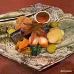 御料理 寺沢 - バフン海胆､秋刀魚の有馬煮､二子芋のおかき揚げ､菱蟹の内子､鰆に慈姑チップス､銀杏揚げ､白鮭で巻いた酢大根