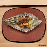 御料理 寺沢 - バフン海胆､秋刀魚の有馬煮､二子芋のおかき揚げ､菱蟹の内子､鰆に慈姑チップス､銀杏揚げ､白鮭で巻いた酢大根