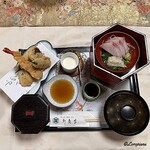 いしどりや懐食 新亀家 - 亀甲弁當