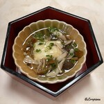 いしどりや懐食 新亀家 - 滑子､占地茸､榎茸の下には胡麻豆富の揚げだし