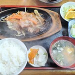 たまおか食堂 - 焼肉定食セット(にんにく) 850円