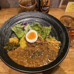 SPICY CURRY 魯珈 - 限定のろかプレートにラムとチキンのプチカレー