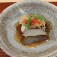祇園迦陵 - 先付、牡蠣のみぞれかけ。