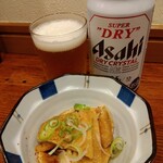 俺の中華たなか家 - 先着✨は「アサヒスーパードライクリスタル」が「サービスおつまみ」と共に着缶＼(^o^)／　本日は「油揚げの煮物」♭これがまた優しい味わいで美味♥(^_-)