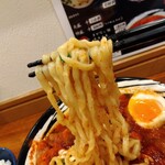 俺の中華たなか家 - 麺リフト⤴️「自家製縮れ太麺」に「旨辛味噌スープ」が絡んできます(*^_^*)d