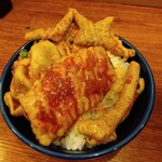 俺の中華たなか家 - 「半ライス」に「極辛味噌ホルモン」をトッピング⤴️⤴️してオリジナルアレンジ「極辛味噌ホルモン丼」の完成❗