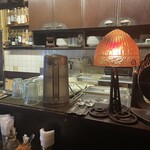 本石亭 - ムーディーなランプ。カレーとエロティックの融合