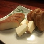 チャコールグリル 紅玉 - 自家製燻製 盛り合わせ