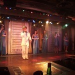 ギャルソンパブ - 地上４９階ショーパブの枠を超えたエンターテイメント集団のショーをご覧ください！
      
      