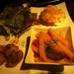 ギャルソンパブ - 『ショーチャージ』『料理５品』『フリードリンク（焼酎・ワイン・ウィスキー・ソフトドリンク）』税／サービス料すべてコミコミ５８００円のギャルソンコースを選択。
      