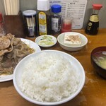 花月食堂 - 料理写真:焼肉定食W盛　¥980