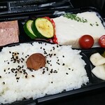 キッチン ブルー グローブ - 白身魚の擂り身と海老と長芋のテリーヌのアップ