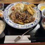 長次郎　膳 - 料理写真:日替わりランチ　豚肉とサツマイモのバター炒め