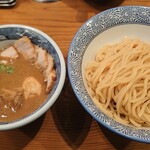 道玄坂 マンモス - つけ麺もっちり麺味玉肉増し