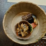 Uwo ni - ▷前菜
                      ◯牛ごぼう
                      ◯近江こんにゃく旨煮
                      ◯どんこ椎茸甘露煮