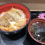 名代 富士そば - かつ丼(580円)