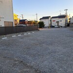 アウトレットスイーツ ロピア - パーキング広々。