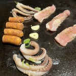 Okonomiyaki Monja Rin - ○得3点盛り合わせ（トントロ･チョリソー･ゲソ）