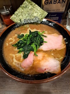 神田ラーメン わいず - ラーメン（大盛り）