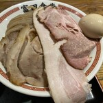 松戸中華そば 富田食堂 - 特製濃厚つけめんの麺とトッピング