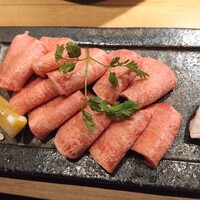 炭火焼肉寅二郎 - 