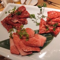 炭火焼肉寅二郎 - 