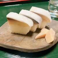 祇園にしむら - 冬の限定の千枚漬けの乗った鯖寿司。美しい！お土産お願いしておくのでした。
