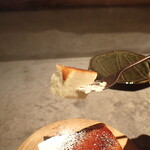 日本酒×チーズケーキ専門店 SAKE恋JAPAN - 炙りベイクドチーズケーキ