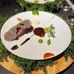 ハジメ - 大空と大地　京鴨ローストと黒トリフ　黒ニンニクのペースト　