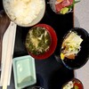 伊勢屋 - お刺身と豚角煮のコンビ定食
