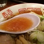 中華そば しば田 - スープ（2013年11月）