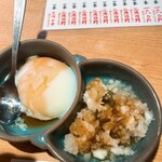 Iimonya Torifuku - お通し　温泉卵と大根おろし