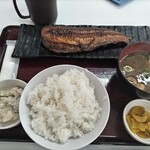 四日市ヒモノ食堂 - 定食 ひもの550円 定食350円の計900円