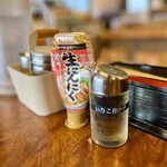 伊吹いりこセンター - お好みで味変も堪能出来ます。