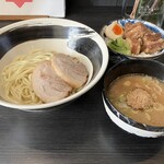 Tsukemen Hachibousei - ボリュームあります♪スープは濃厚を選択