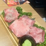 焼肉一心たん助 旦 - 