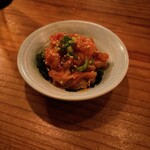 立呑み 浅草 洒落者 - 鰈エンガワのユッケ風