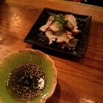 立呑み 浅草 洒落者 - 蛸の塩ごま油