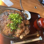 野さか - ネギだく大盛り　肉の下に小葱が敷き詰められてます