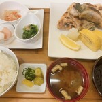 Rakuyuu - B定食 ブリカマ塩焼