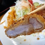 ドライブイン 西村食堂 - こんな立派な分厚いヒレカツ