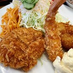 ドライブイン 西村食堂 - ミックスフライはヒレカツ・エビフライ・コロッケ