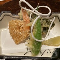 個室和食 東山 新宿本店 - 海老玄米揚げ