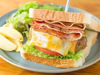 가루이자와 배이센쇼 - 스미다구의 UZU 그룹이 프로듀스한 BBQ 소스와 고기의 환상적인 조화! 풍부한 양감이 가득합니다!