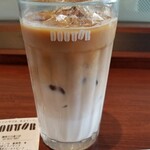 ドトールコーヒーショップ - アイスカフェラテ。