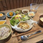 糸 - ランチプレートB カレイの木の子あんかけ