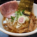 麺屋 煮干と鶏 ひんな - 鴨だし淡麗醤油800円