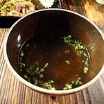 焼鳥丸万 - 2023年8月　もも焼のスープ