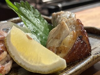 炭火焼鳥 きち蔵 - 名古屋コーチン胸と腿のたたき